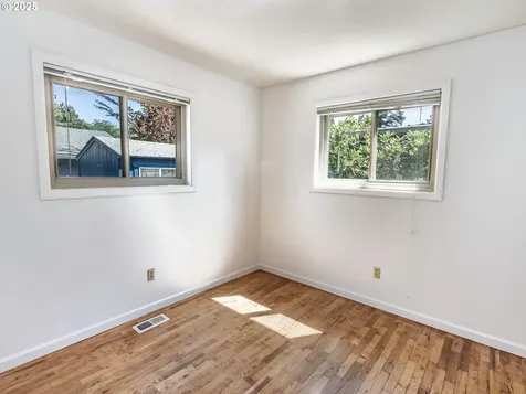 6005 SE Reedway Street Portland OR 97206