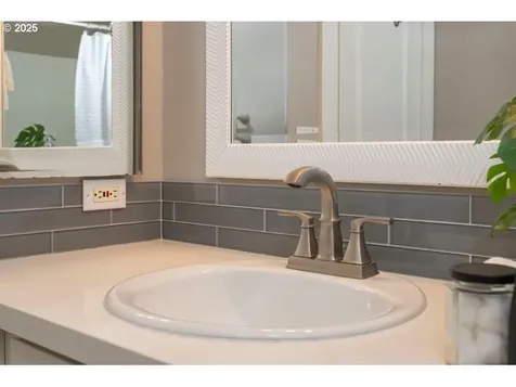 5425 NE 40th Avenue Portland OR 97211