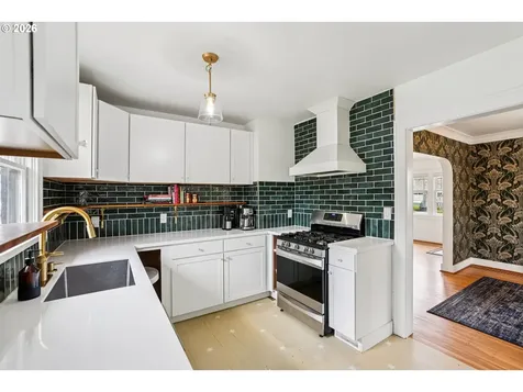 7930 N Emerald Avenue Portland OR 97217
