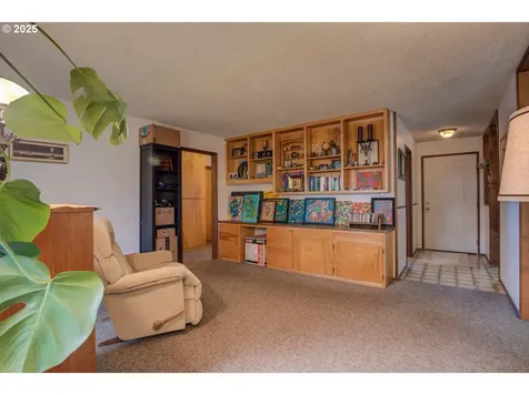 1620 26th Street Florence OR 97439