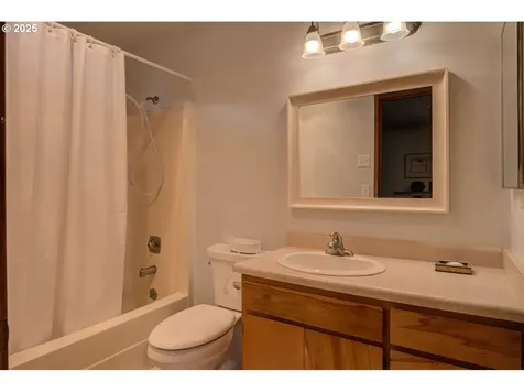 1620 26th Street Florence OR 97439
