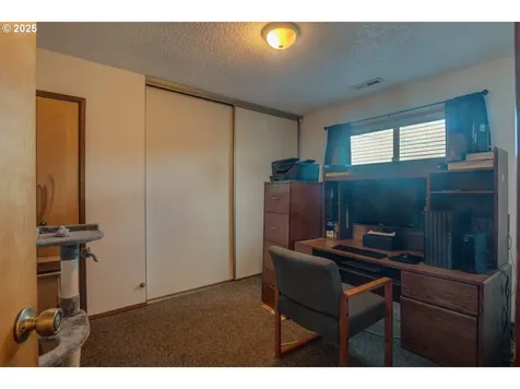 1620 26th Street Florence OR 97439