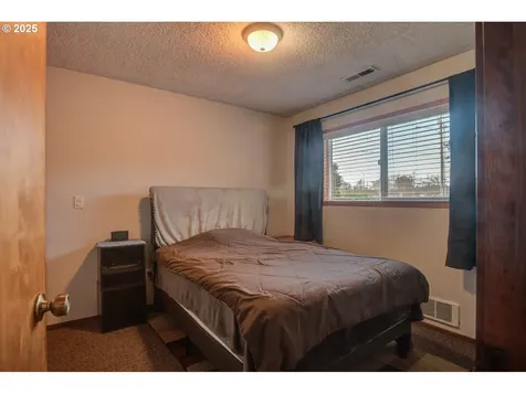 1620 26th Street Florence OR 97439