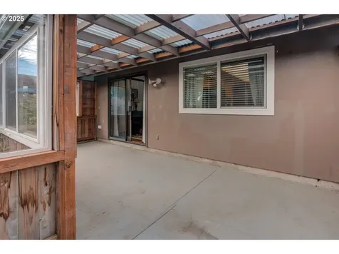 1620 26th Street Florence OR 97439