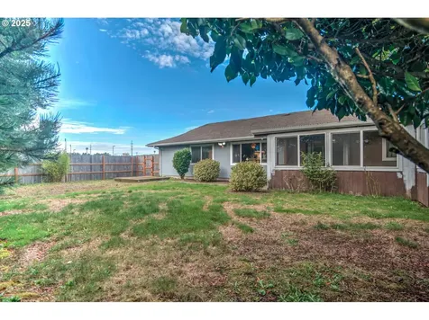 1620 26th Street Florence OR 97439