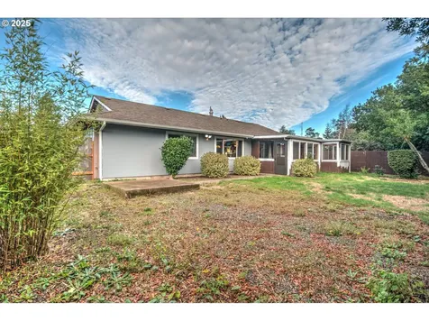 1620 26th Street Florence OR 97439