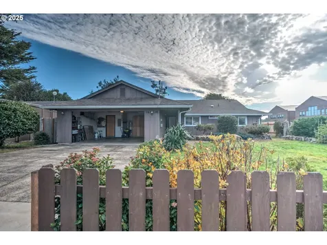 1620 26th Street Florence OR 97439