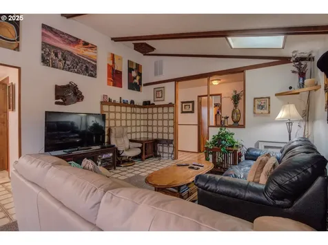 1620 26th Street Florence OR 97439