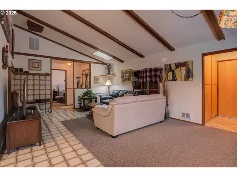 1620 26th Street Florence OR 97439