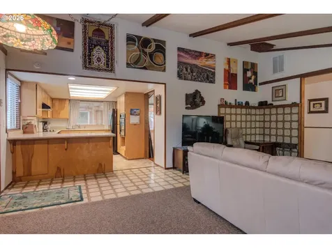 1620 26th Street Florence OR 97439