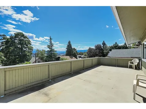 247 NE Washington Street White Salmon WA 98672