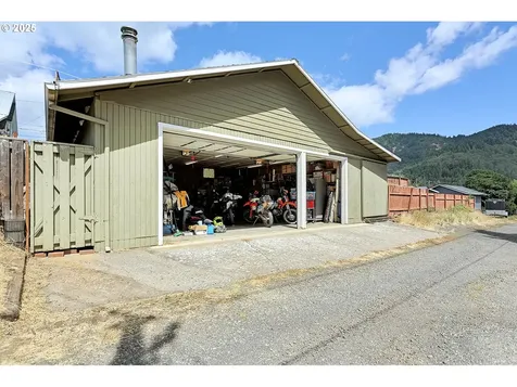 247 NE Washington Street White Salmon WA 98672