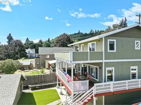 247 NE Washington Street White Salmon WA 98672