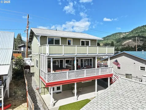 247 NE Washington Street White Salmon WA 98672