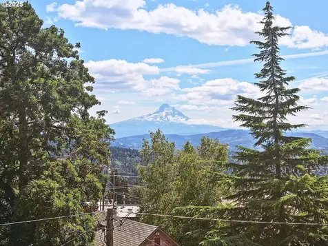 247 NE Washington Street White Salmon WA 98672