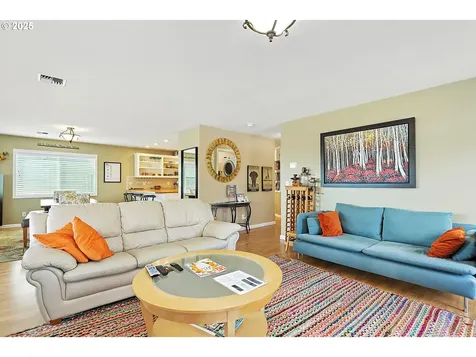 247 NE Washington Street White Salmon WA 98672