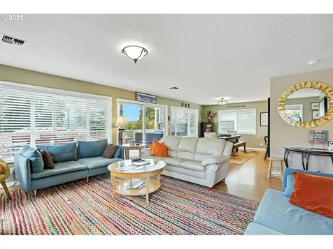 247 NE Washington Street White Salmon WA 98672