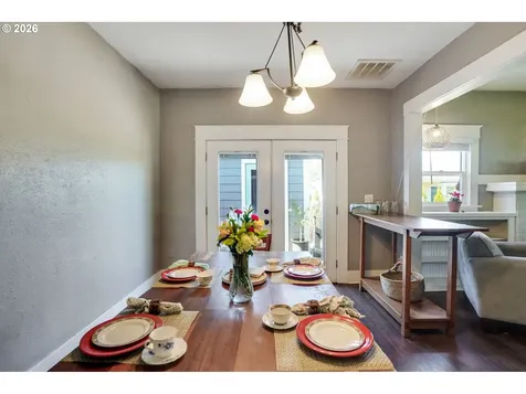 318 Koons Street Silverton OR 97381