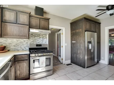 318 Koons Street Silverton OR 97381