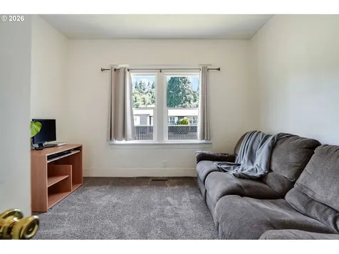 318 Koons Street Silverton OR 97381