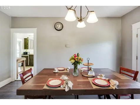 318 Koons Street Silverton OR 97381