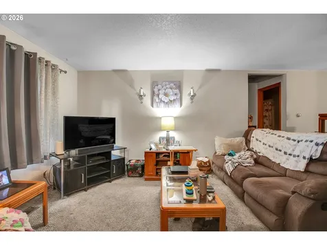 17788 Webster Road Gladstone OR 97027