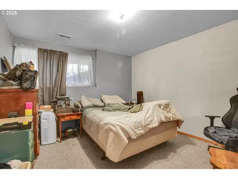 17788 Webster Road Gladstone OR 97027