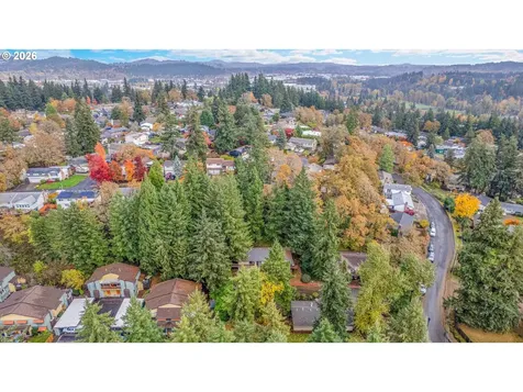 17788 Webster Road Gladstone OR 97027