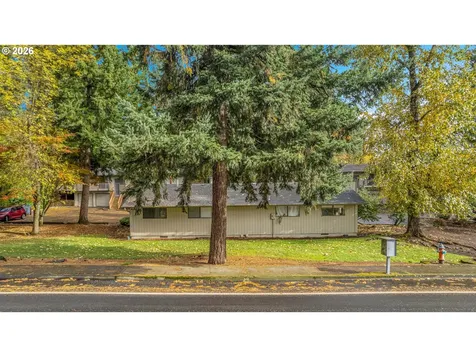 17788 Webster Road Gladstone OR 97027