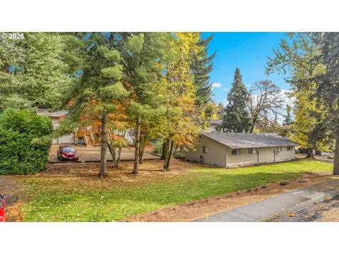 17788 Webster Road Gladstone OR 97027