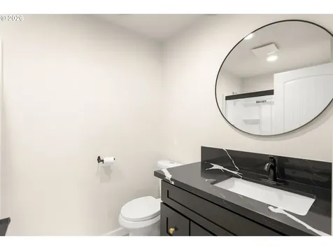 853 Shangri La Avenue NE Salem OR 97303