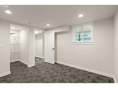 853 Shangri La Avenue NE Salem OR 97303