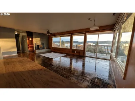 515 State Street North Bend OR 97459