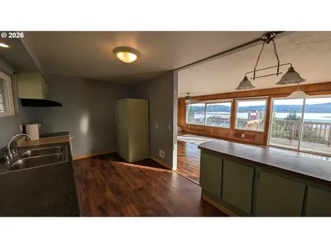 515 State Street North Bend OR 97459