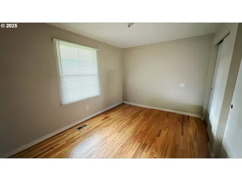 14607 SE Madison Street Portland OR 97233