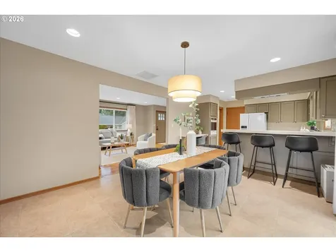 3910 Calaroga Circle West Linn OR 97068
