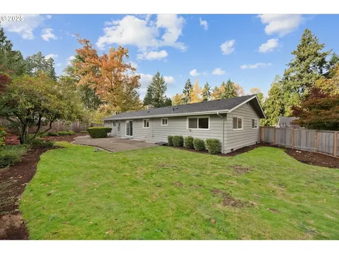 3910 Calaroga Circle West Linn OR 97068