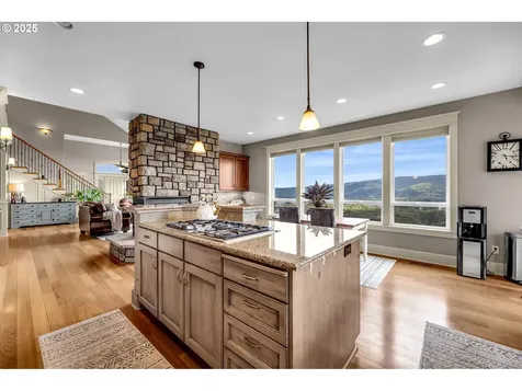60 Trenton Lane Kelso WA 98626