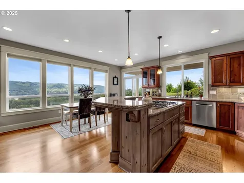 60 Trenton Lane Kelso WA 98626