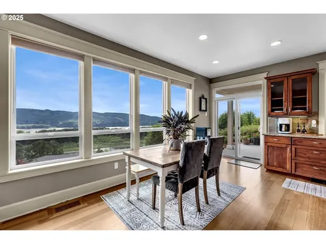 60 Trenton Lane Kelso WA 98626