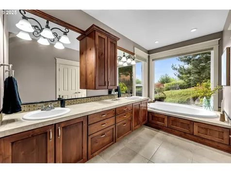 60 Trenton Lane Kelso WA 98626