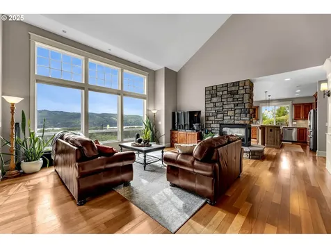 60 Trenton Lane Kelso WA 98626