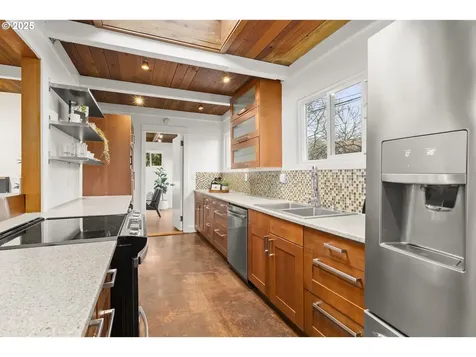 4424 SE Knapp Street Portland OR 97206