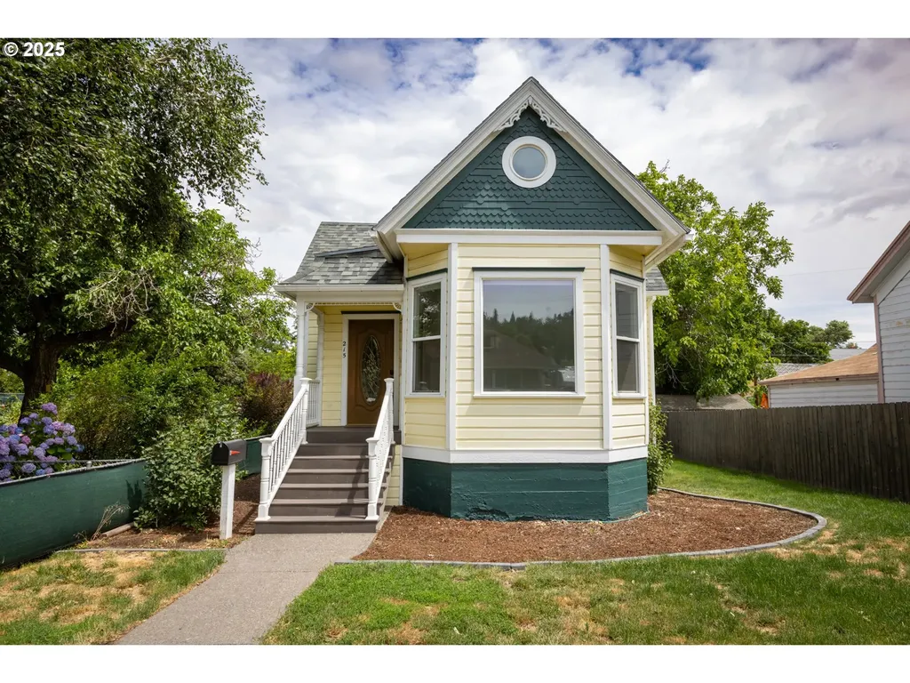 215 W 9th Street The Dalles OR 97058