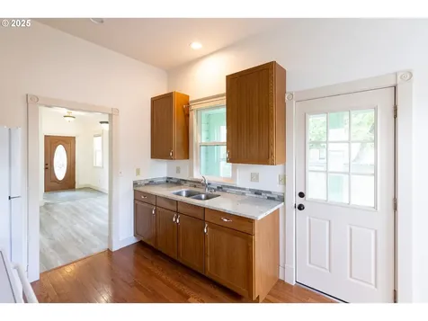 215 W 9th Street The Dalles OR 97058