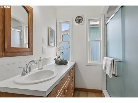 5824 NE 26th Avenue Portland OR 97211