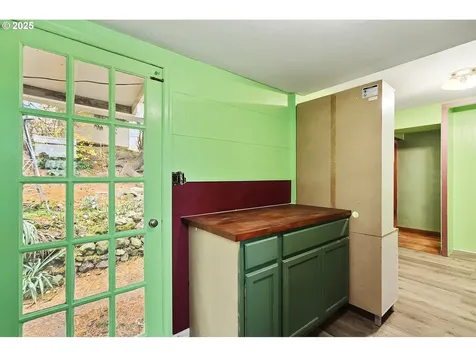 319 W 13th Street The Dalles OR 97058