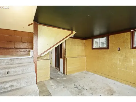 319 W 13th Street The Dalles OR 97058