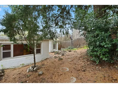 319 W 13th Street The Dalles OR 97058