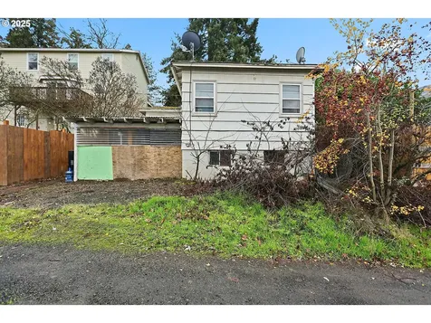 319 W 13th Street The Dalles OR 97058